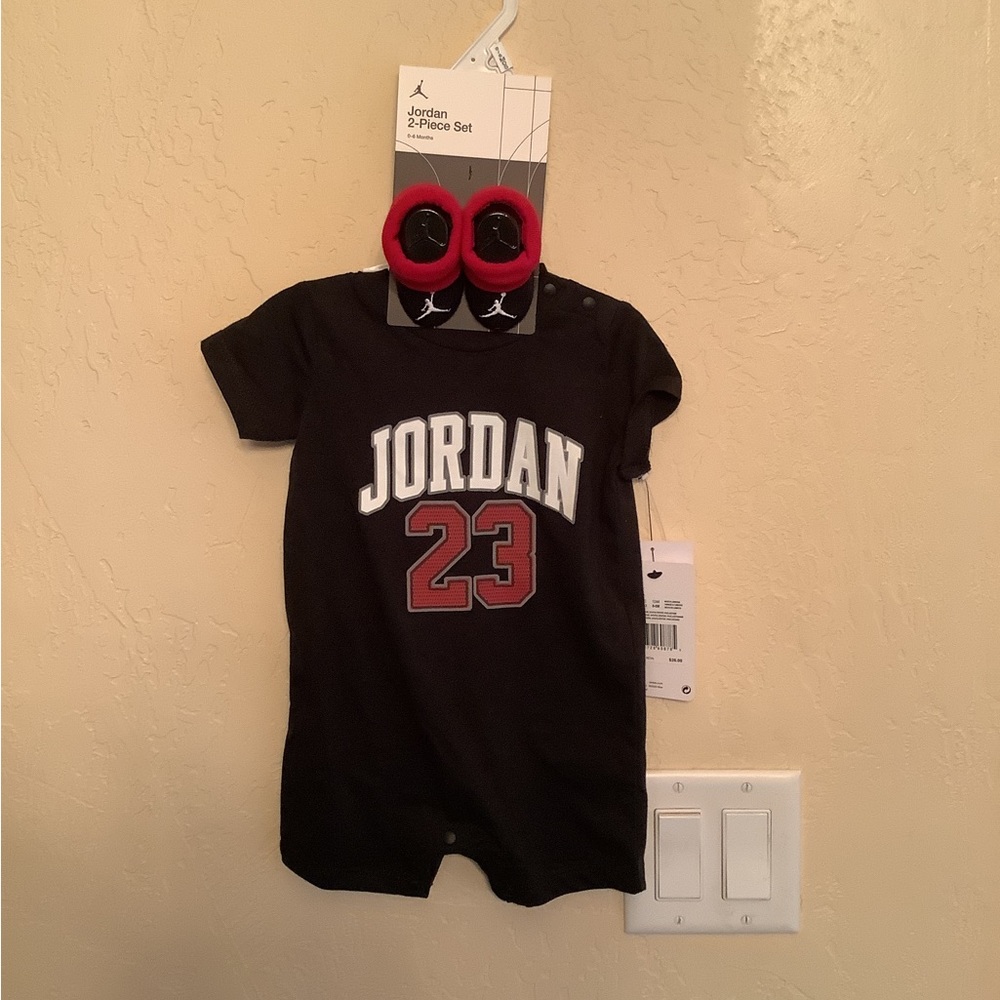 Baby Jordan 2 piece set 0-6 months